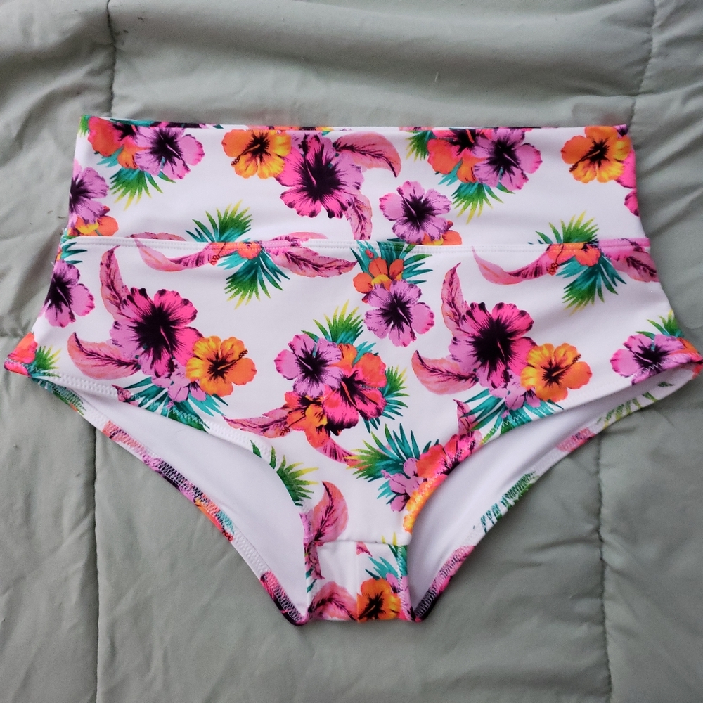 PINK Active Victoria's Secret Floral Bikini Bottom
